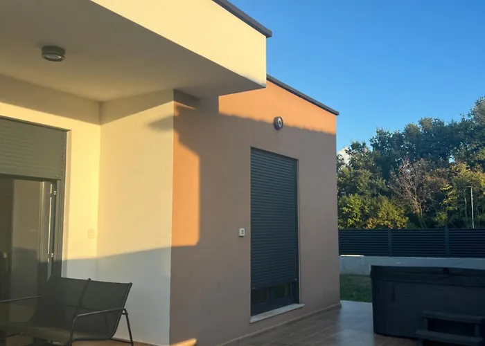 Modern Home Ula