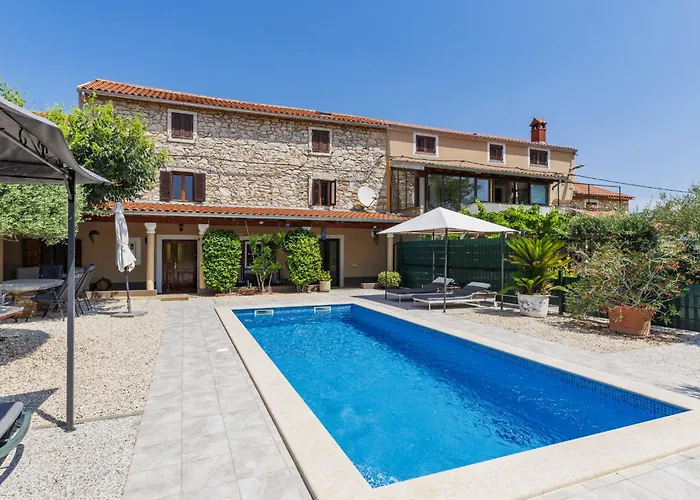 Holiday Home Villa Lucky By Interhome