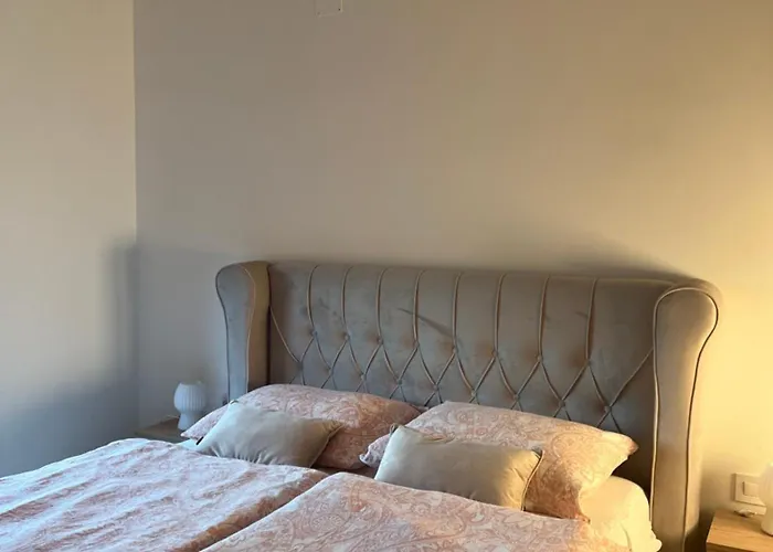 Modern Home Ula